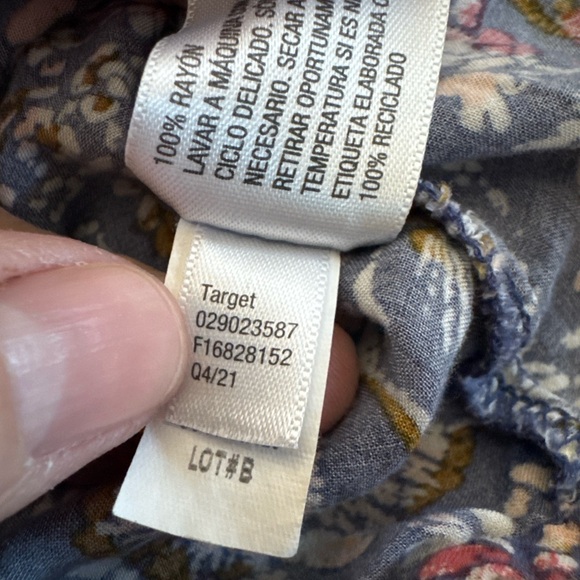 Isabel Maternity Blue Floral Rayon Blouse Size Medium Lightweight Top - Picture 4 of 6